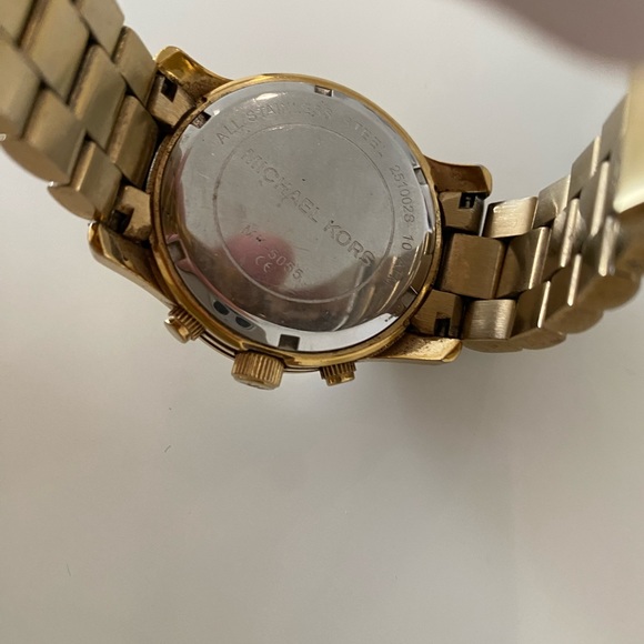 Michael Kors Runway Watch - Gold Tone - Picture 6 of 6